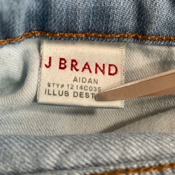 J Brand Aidan Distressed Boyfriend Jeans Light Wash Relaxed Fit Denim Size 28 - Picture 5 of 9